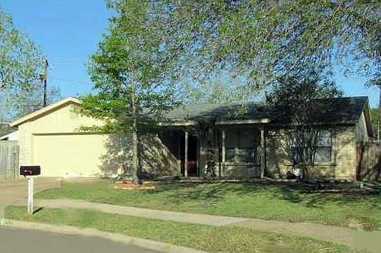 1st image of 1202 Melbourne Ln