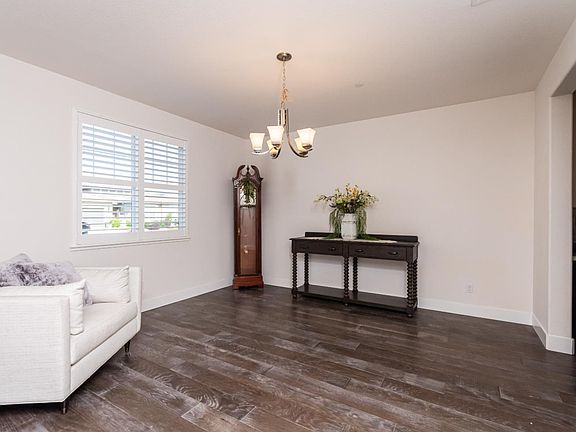 5th image of 566 Verona Cir
