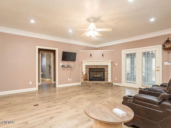 2nd image of 162 Yoshino Dr