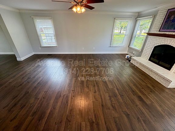 3rd image of 15812 Cedarmill Dr
