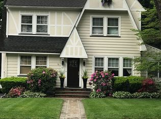 88 Rock Rd, Glen Rock, NJ 07452