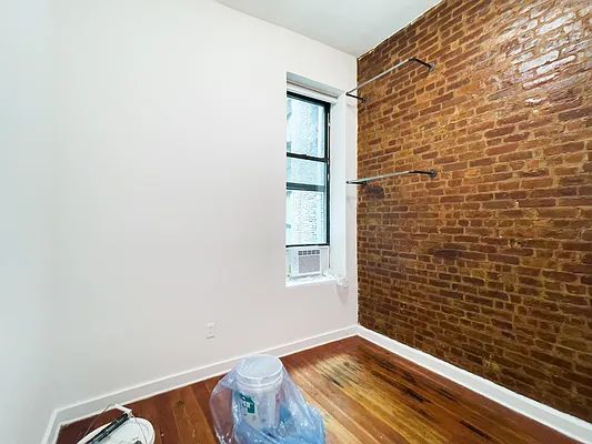 Rented by City Connections Realty | media 10