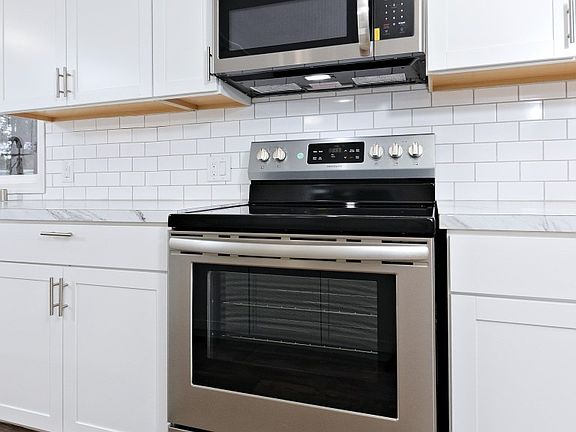 3rd image of 25502 33rd Ave E