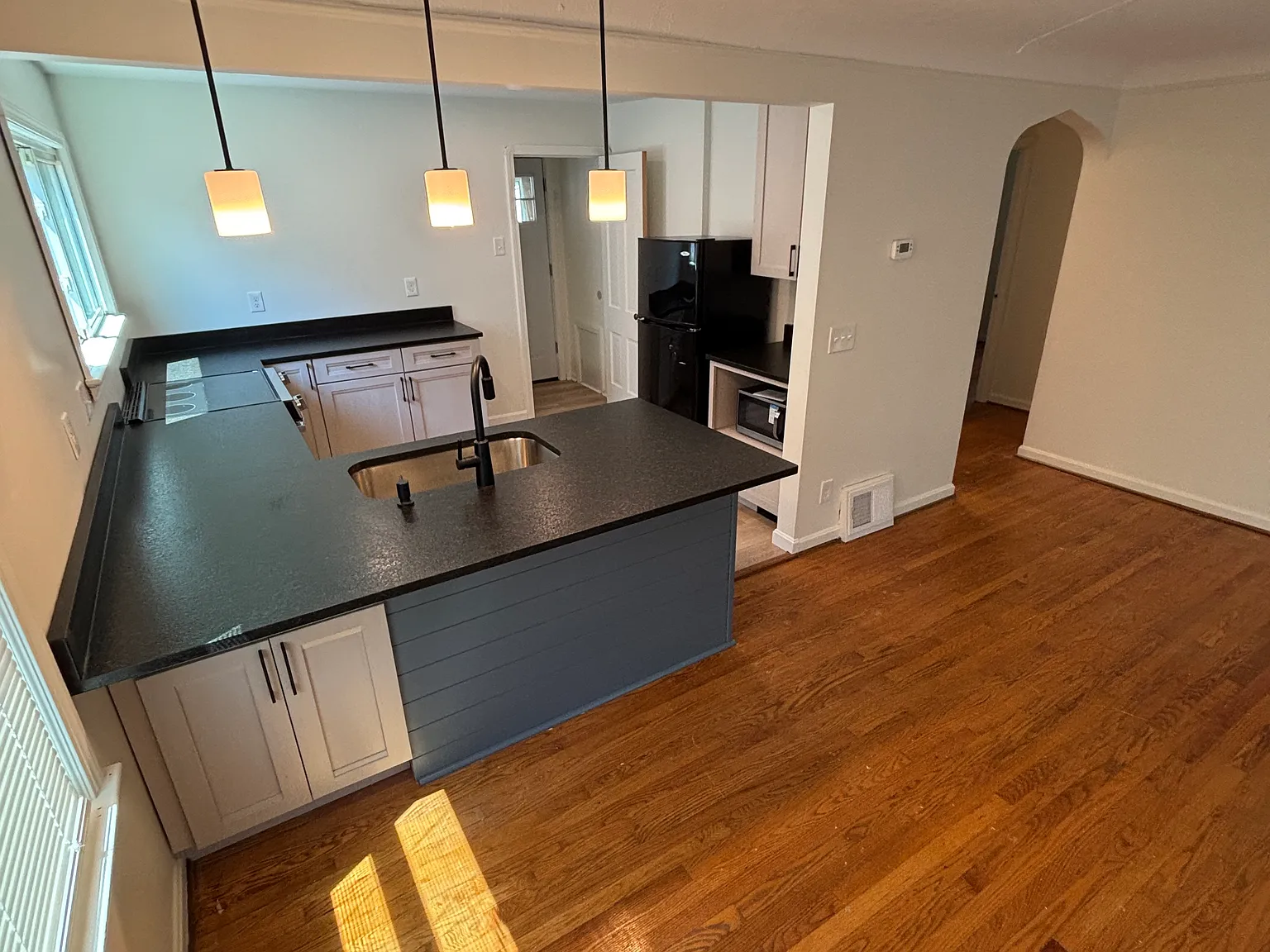 2 bed, 724 sqft, $1,400 — Photo 3
