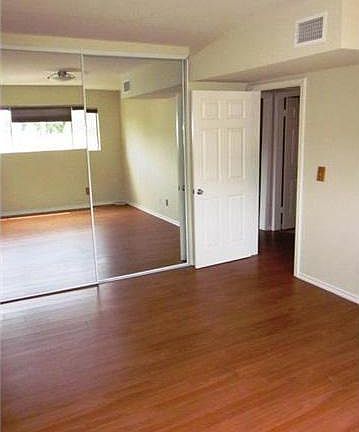 4th image of 700 Westmount Dr #2