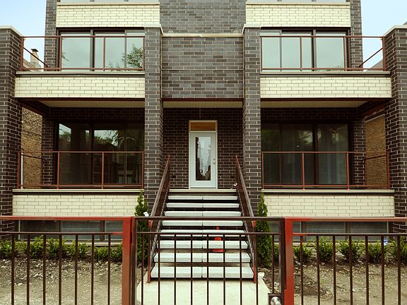 2nd image of 2448 W Thomas St #1E