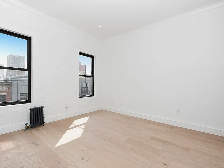 245 E 30th St #42 — Photo 6