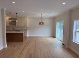 267 Blackstone St, Bellingham, MA 02019