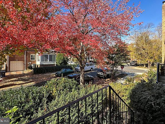 4th image of 1615 Hancock Ave