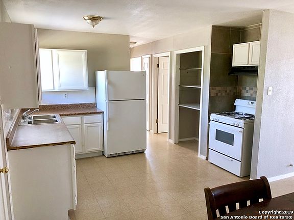 5th image of 111 Shoreview Pl