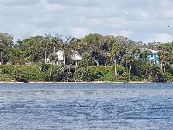 3rd image of 1805 Riverview Dr