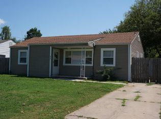 213 W Dwight Ct, Haysville, KS 67060