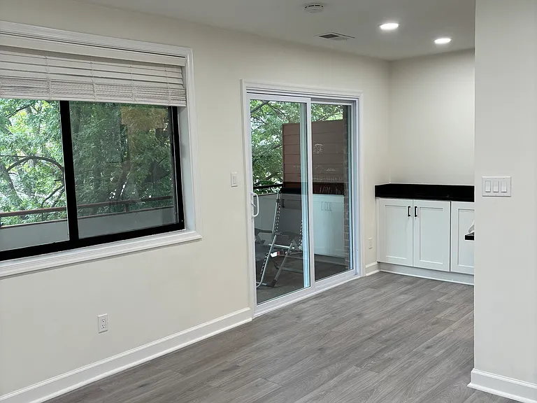 6435 Richmond Hwy #302 — Photo 17