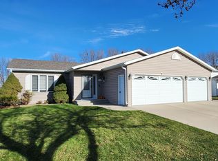 4416 Turnbow Ln, Bismarck, ND 58503