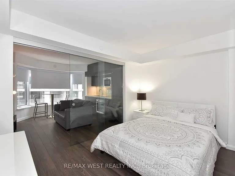 155 Yorkville Ave #1209 — Photo 2