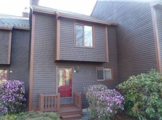 39 Thornhill Rd, Stratham, NH 03885