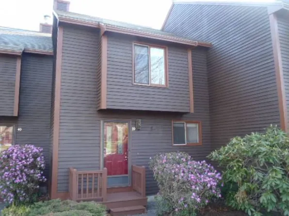 39 Thornhill Rd, Stratham, NH 03885