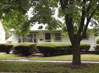 251 N Wilmette Ave, Westmont, IL 60559