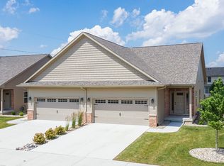 1817 Glenbridge Rd, Bloomington, IL 61704