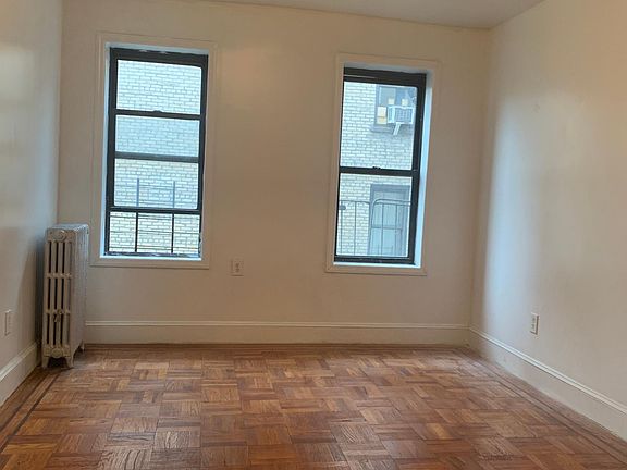 3rd image of 4055 Carpenter Ave APT 3