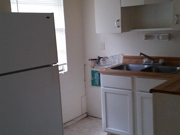 4th image of 845 S Espina St