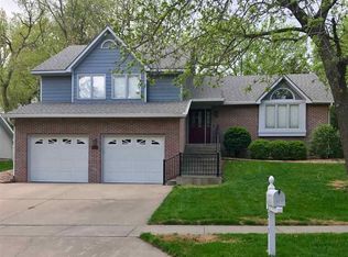 2215 Cat Creek Dr, Wamego, KS 66547