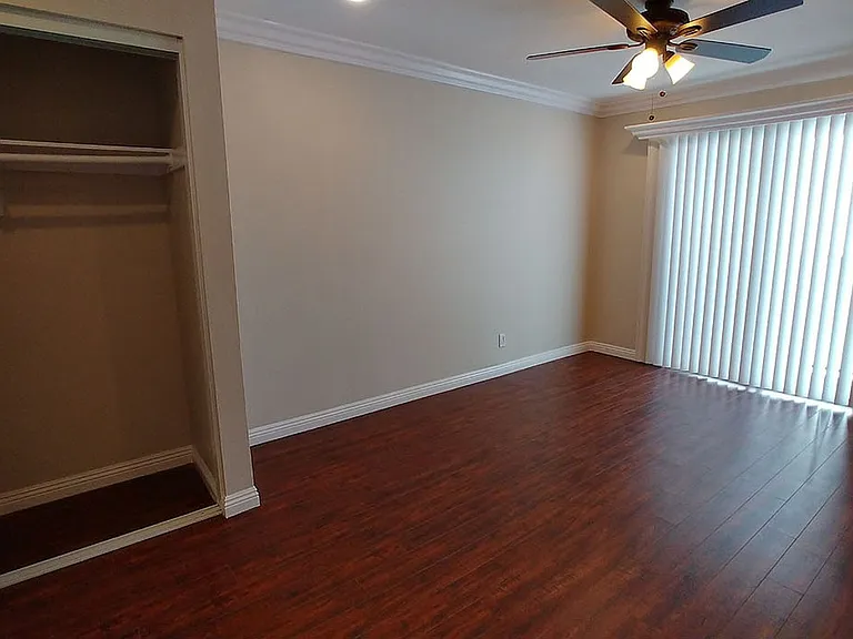 Villa De Adel Apts — Photo 100