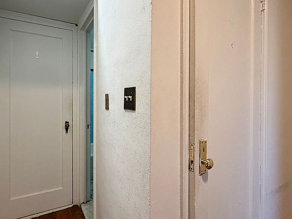 5th image of 352 E 85th St APT 2C