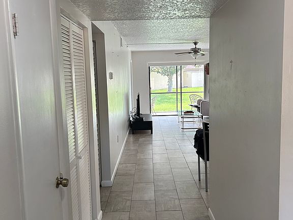 3rd image of 205 Palmetto Ave APT 205