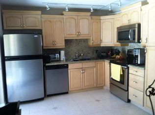 105 1st Ter #105, Palm Beach Gardens, FL 33418
