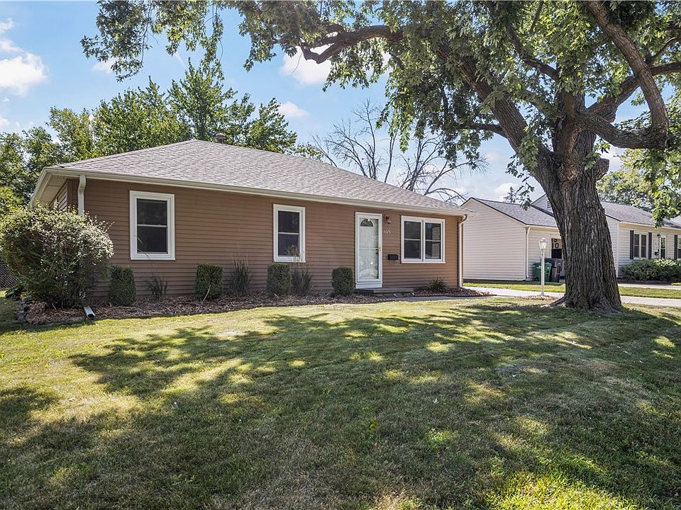 1st image of 615 SW Southlawn Cir