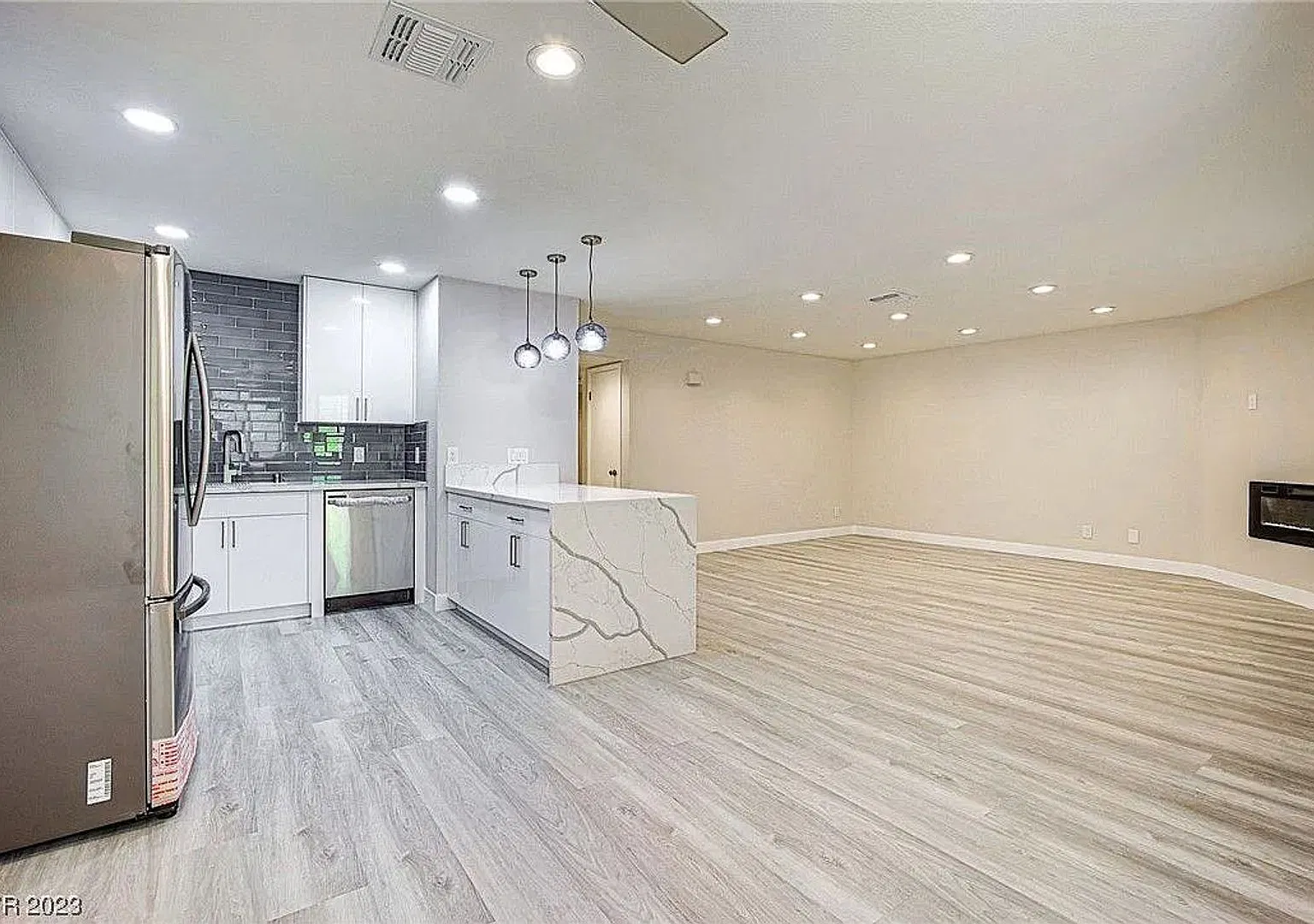 Beautifully Renovated 2-Bedroom, 2-Bathroom Apartment in West Las Vegas! — Photo 2
