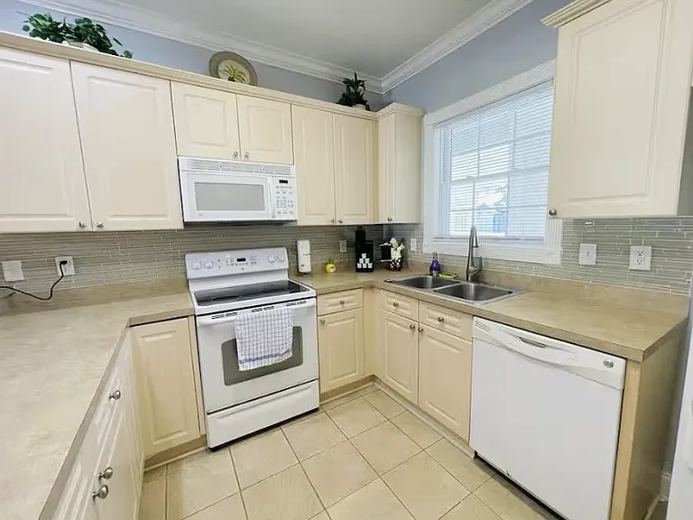 4883 Luster Leaf Cir #403 — Photo 11