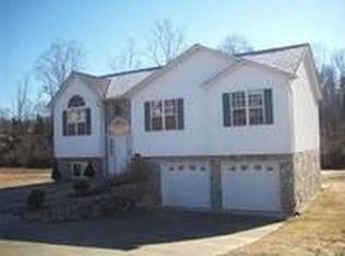 2105 Olde Creek Rd, Hudson, NC 28638