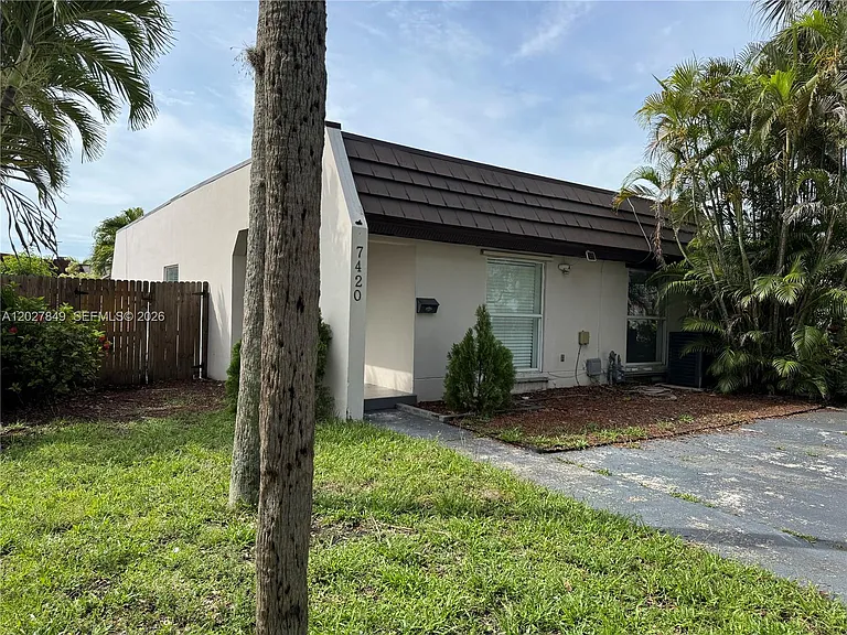 7420 Big Cypress Dr — Photo 2
