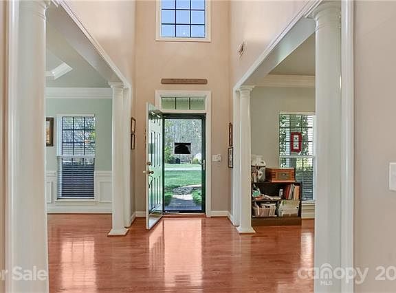 5th image of 6800 Heath Glen Dr