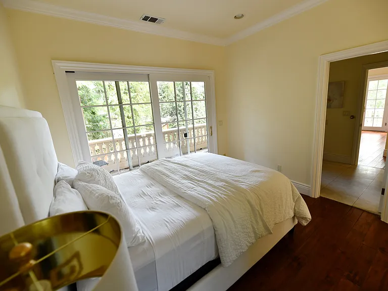 906 Glen Way — Photo 18