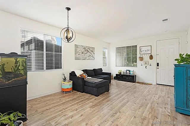 1058 Bells Dr — Photo 23