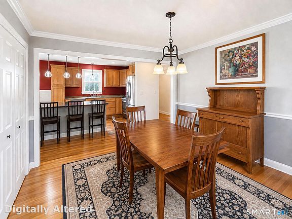 4th image of 54 Midwood Farm Road