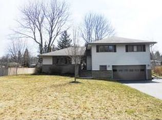 88 Bradford Rd, Pittsford, NY 14534