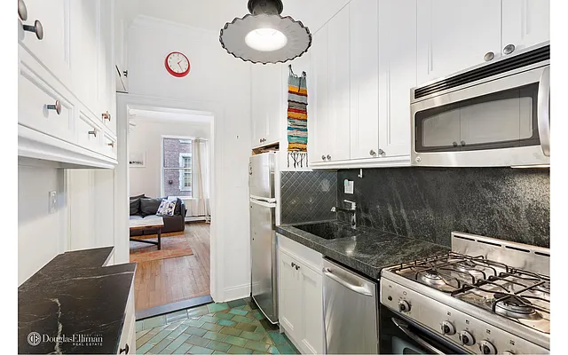 Rented by Douglas Elliman | media 14