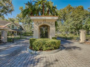 901 Shoals Landing Dr, Brandon, FL 33511