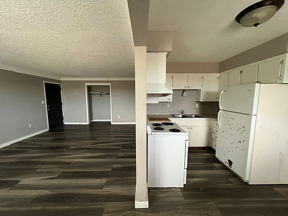 4th image of 1560 Willis Ave APT 1E