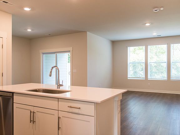 4th image of 2056 Township Dr