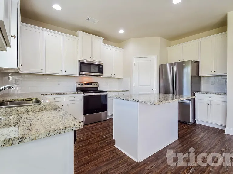 4352 Bella View Dr — Photo 5