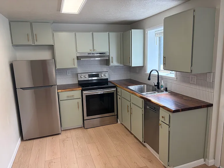 3235 W Malad St — Photo 3