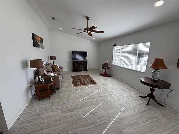 4th image of 9685 SE 136th Pl
