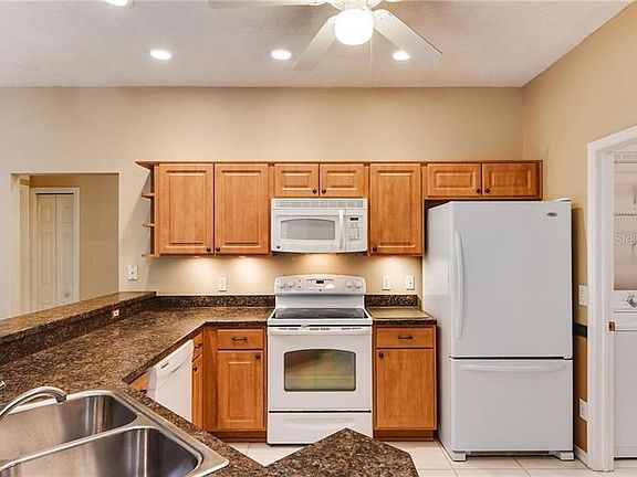 Great Kitchen with plenty of counter space