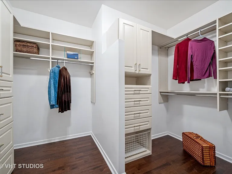 100 E Huron St #1701 — Photo 13