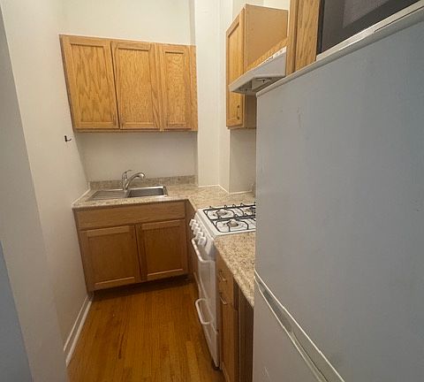 5th image of 234 W 112th St #5